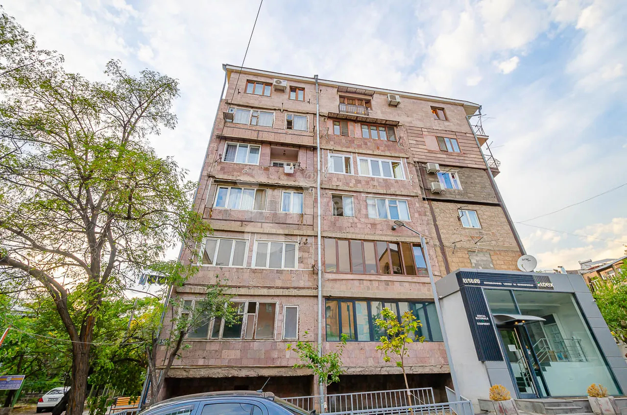 4 bedroom apartment for sale Nalbandyan St, Center Yerevan, 161932