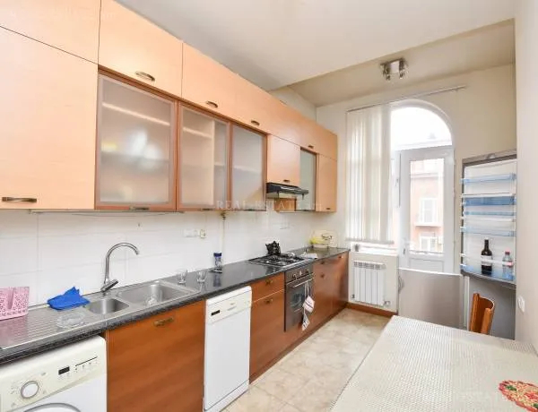 2 bedroom apartment for rent Spendiaryan St, Center Yerevan, 160954