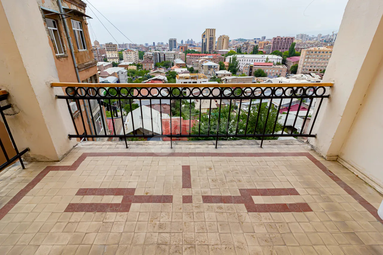 3 bedroom apartment for sale Charents St, Center Yerevan, 157412
