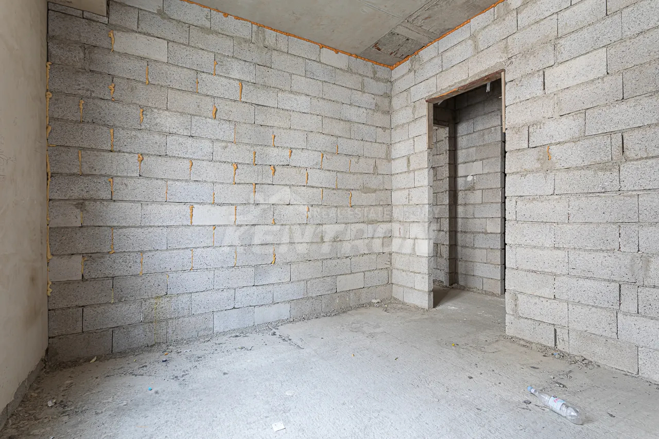 4 bedroom apartment for sale Antarayin, Leonid-Azgaldyan-Straße,, Center Yerevan, 157990