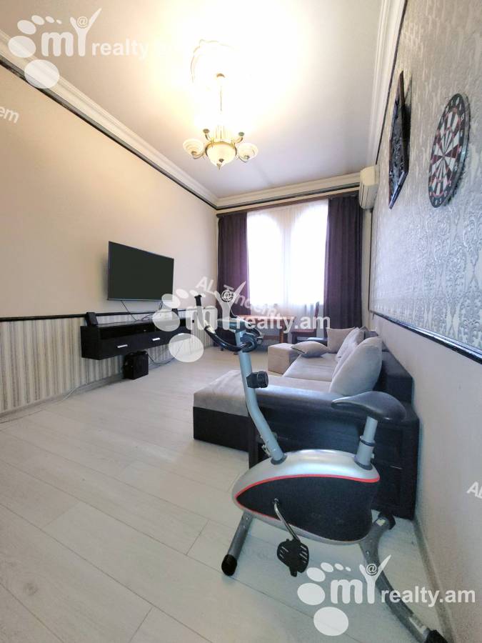 3 bedroom apartment for rent Mashtots Ave, Center Yerevan, 142134