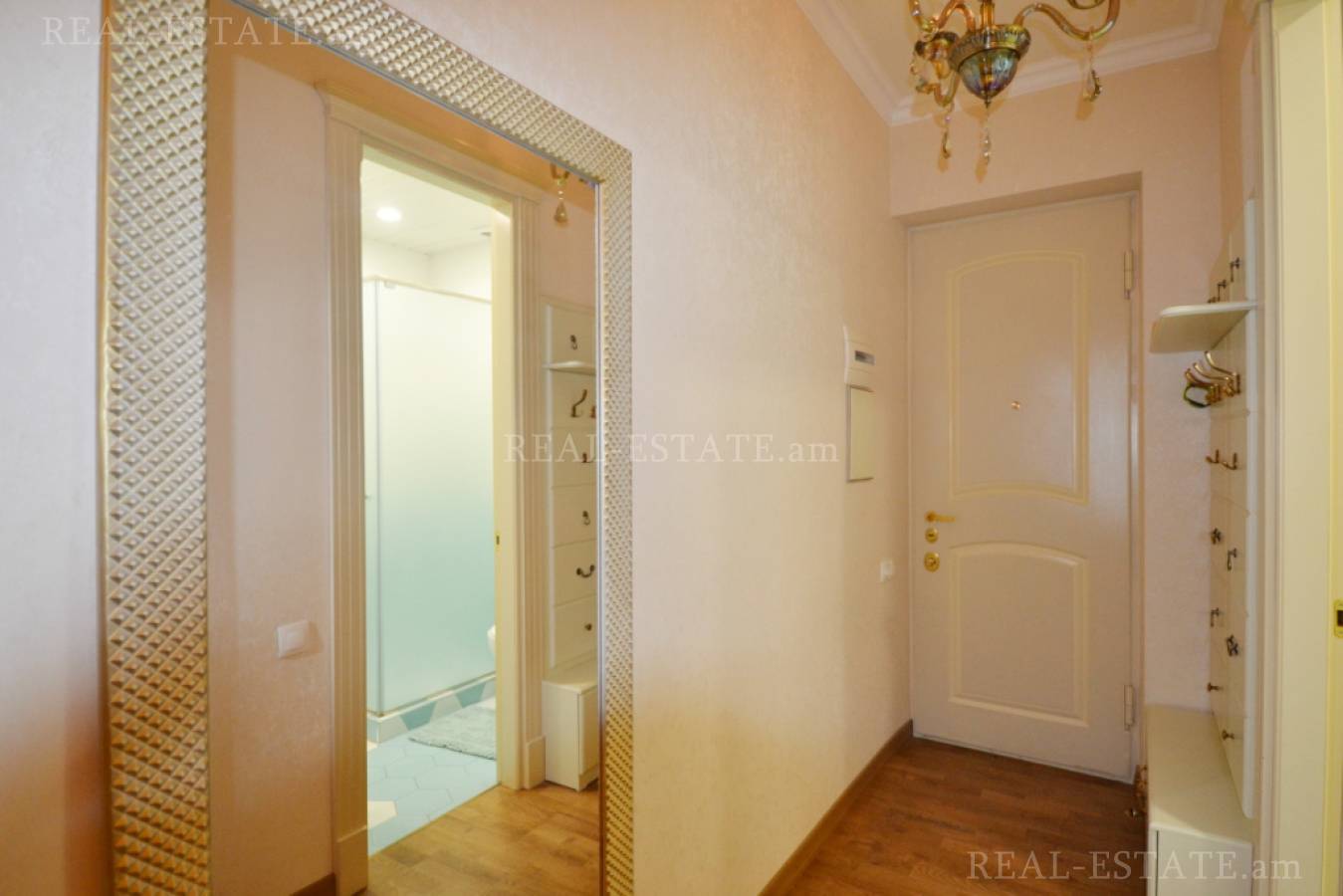 Купить 3 комнатную квартиру Орбели Ехбайрнери ул, Арабкир Ереван, 117321