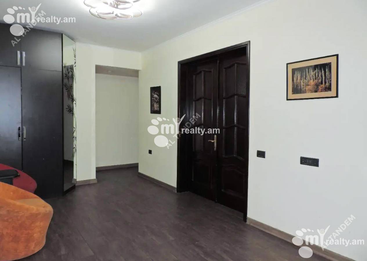 Купить 4 комнатную квартиру Абовян ул, Центр Ереван, 159948