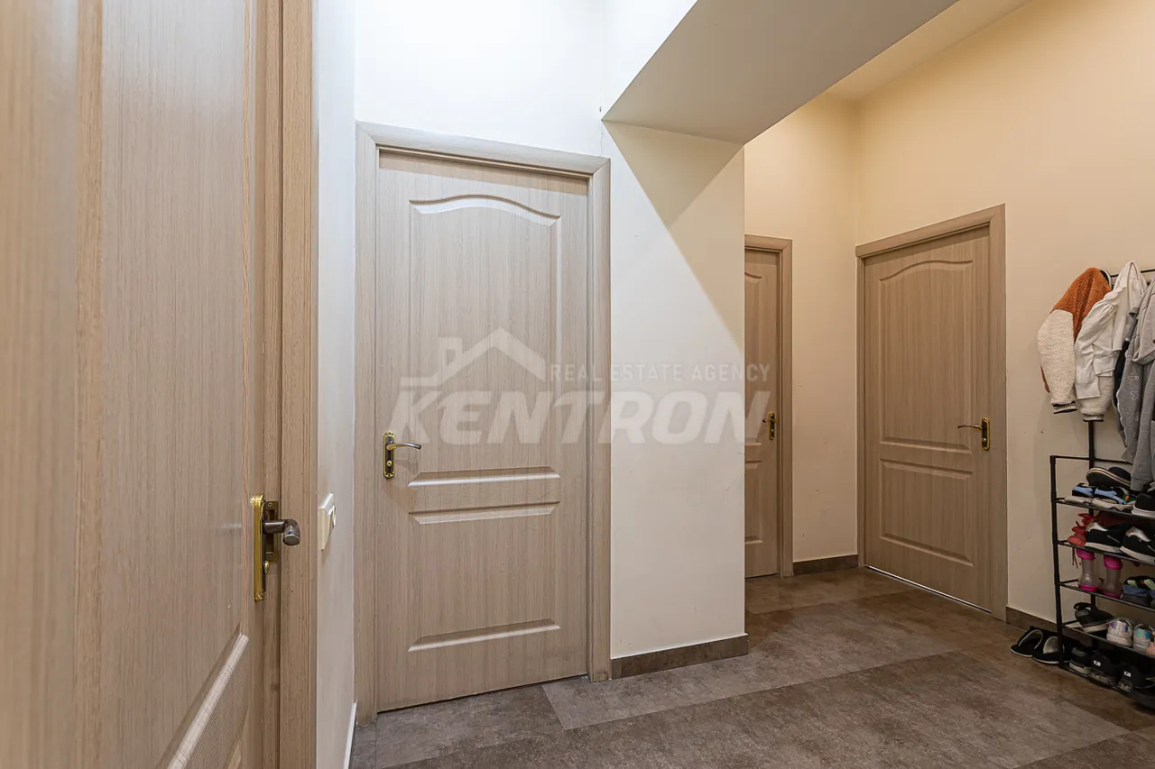 4 bedroom apartment for sale Hanrapetutyan St, Center Yerevan, 159013