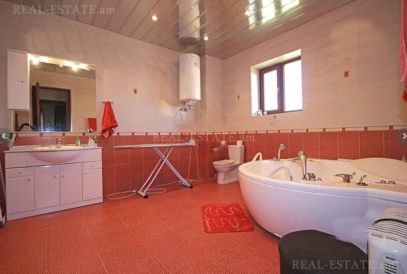 Առանձնատուն  Մայակ փ, Աբովյան Կոտայք, 121563