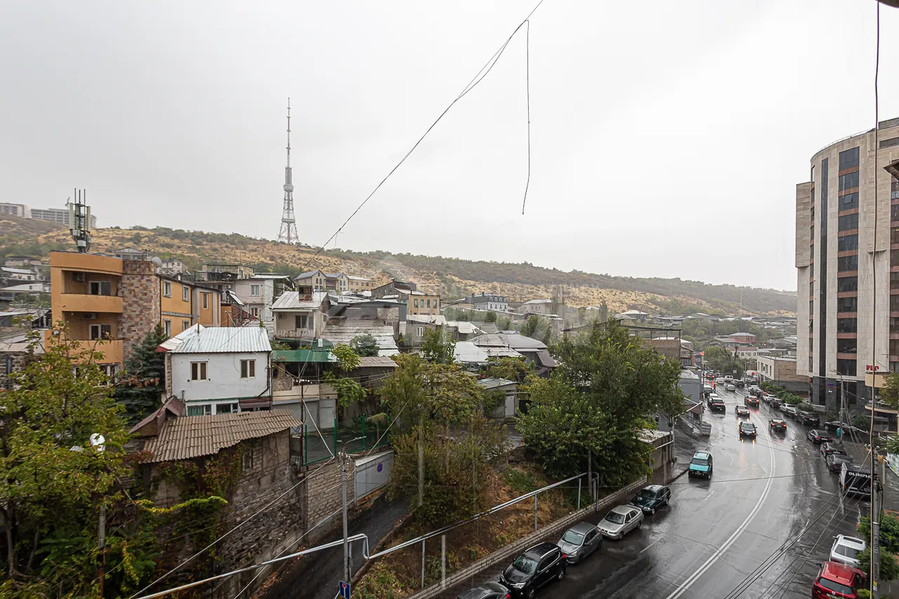 3 bedroom apartment for sale Charents St, Center Yerevan, 157410