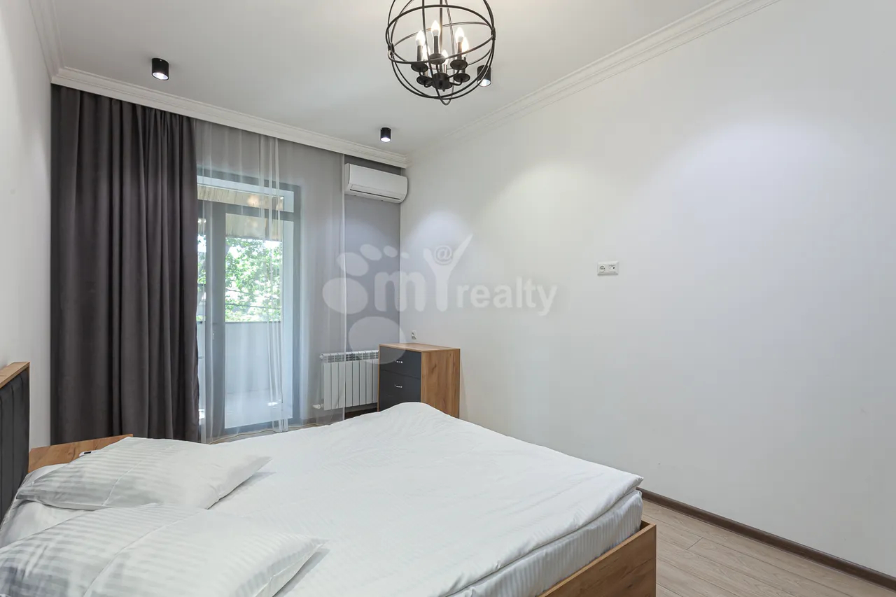 3 bedroom apartment for rent Saryan St, Center Yerevan, 160473
