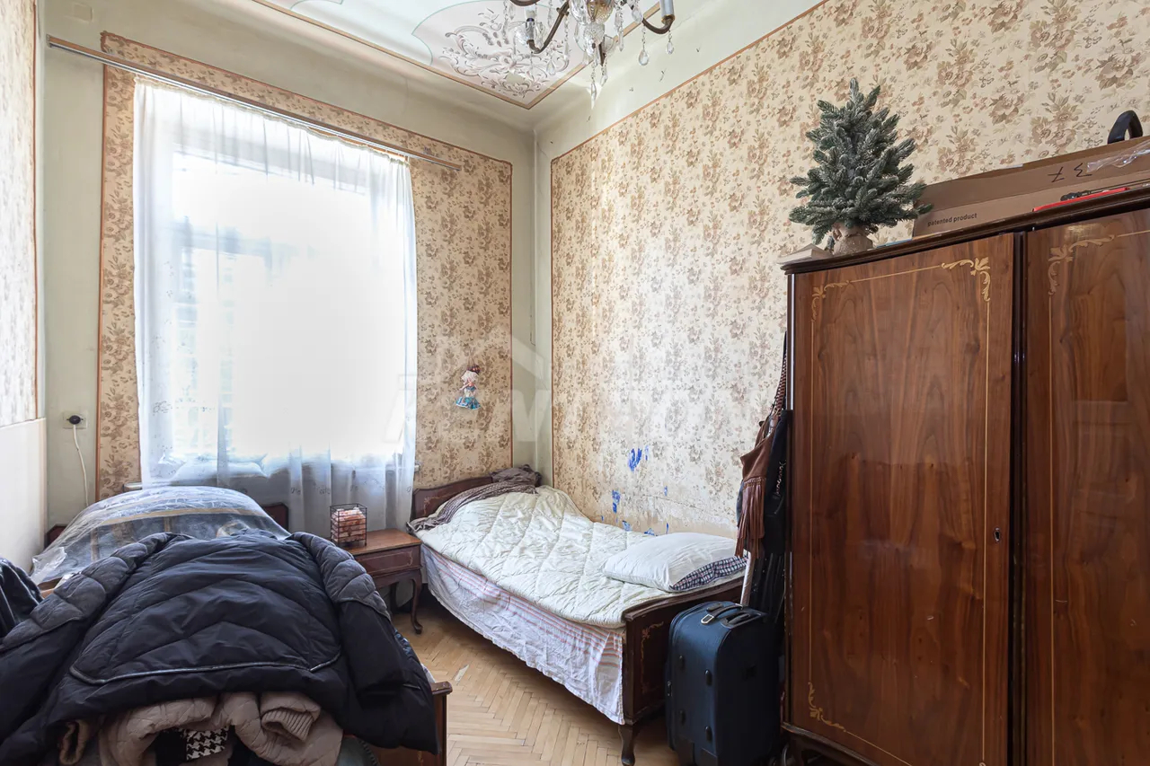 5 bedroom apartment for sale Abovyan St, Center Yerevan, 160117