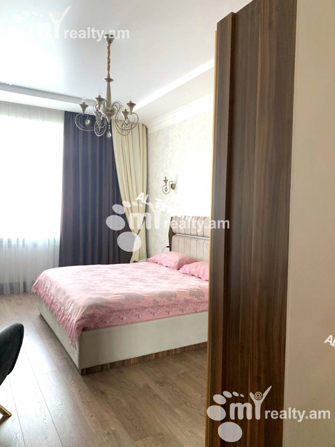 Купить 3 комнатную квартиру Вардананц ул, Центр Ереван, 143105