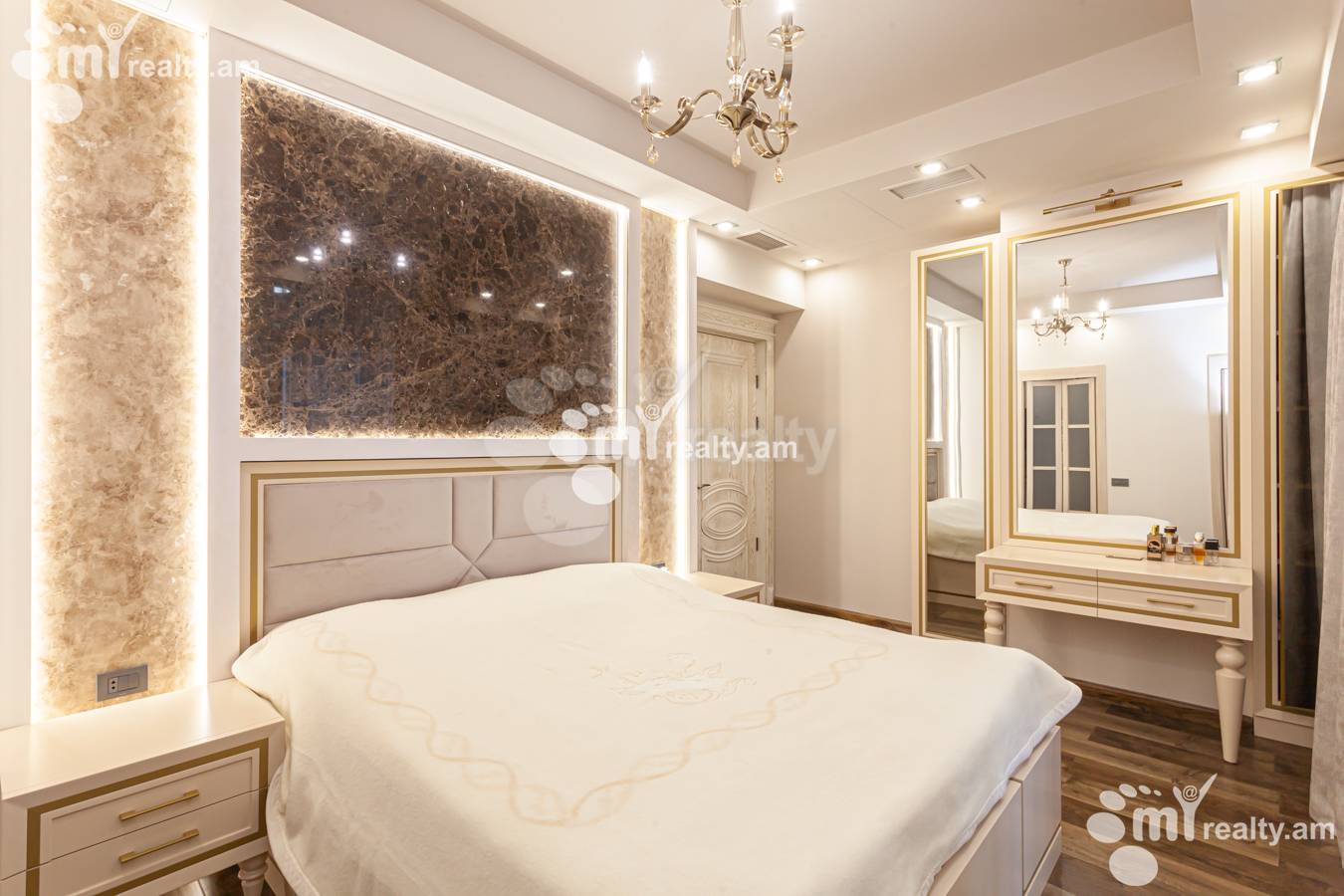 5 bedroom apartment for sale Tsitsernakaberd Highway, Center Yerevan, 149530