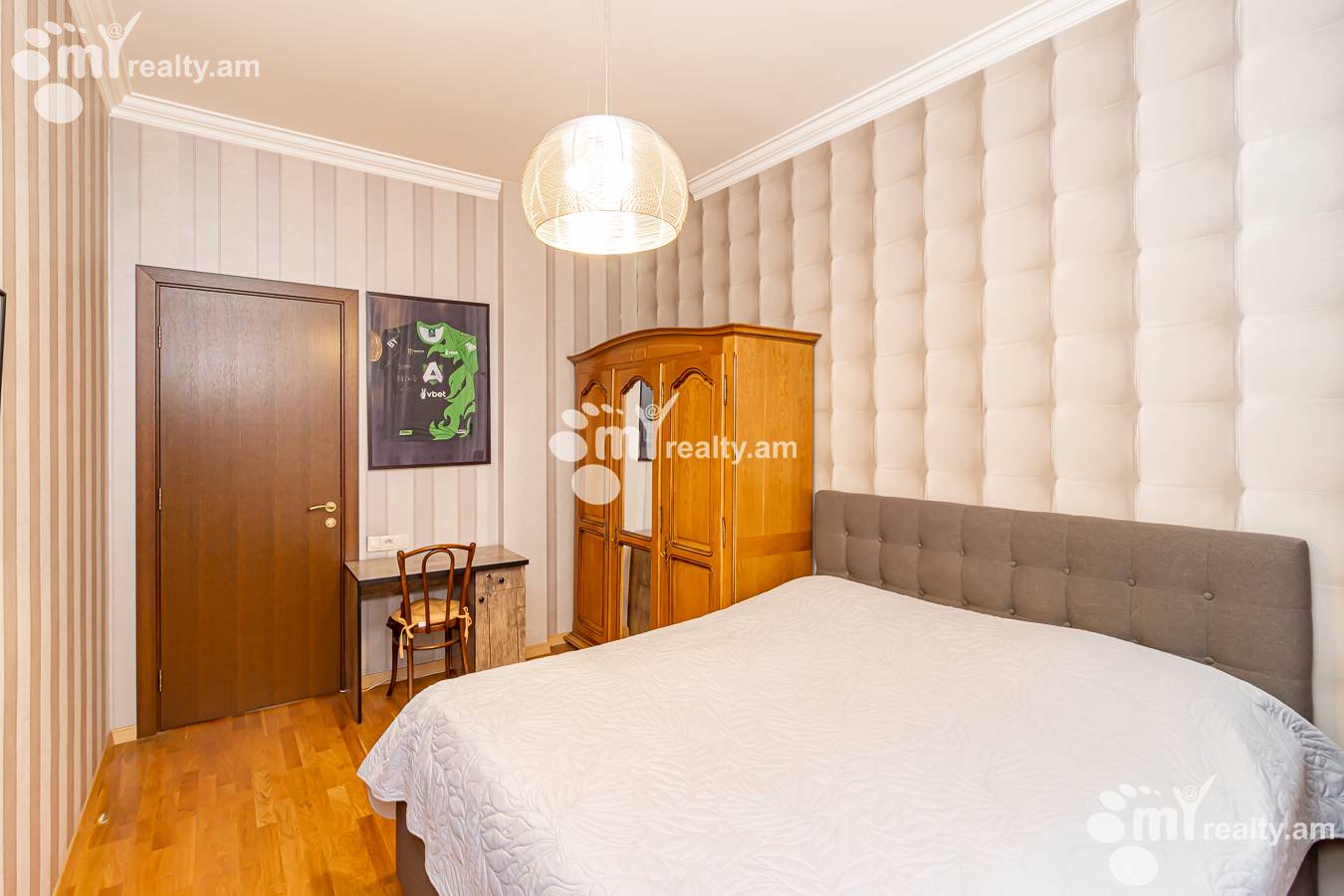 3 սենյականոց բնակարան  Բայրոնի փող, Կենտրոն Երևան, 143838