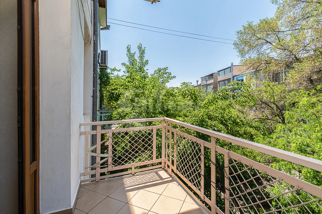 5 bedroom apartment for sale خیابان نعلبندیان, مرکز شهر ایروان, 160686