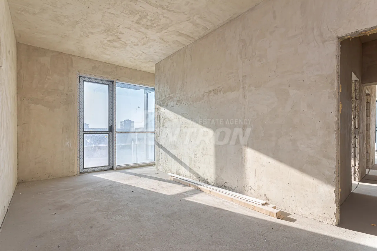 4 bedroom apartment for sale Rostom St, Center Yerevan, 158376