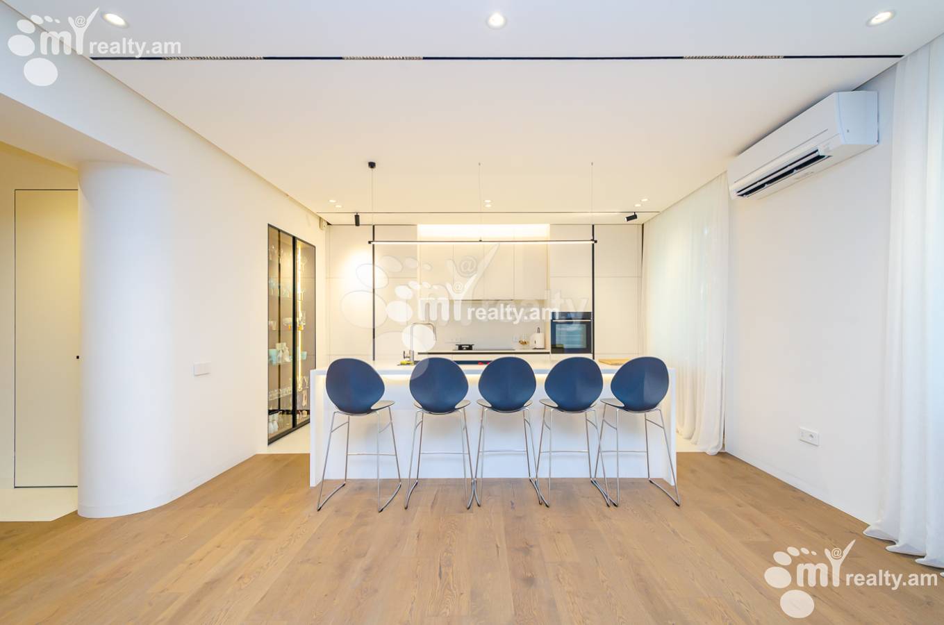 Купить 3 комнатную квартиру Таманян ул, Центр Ереван, 154011