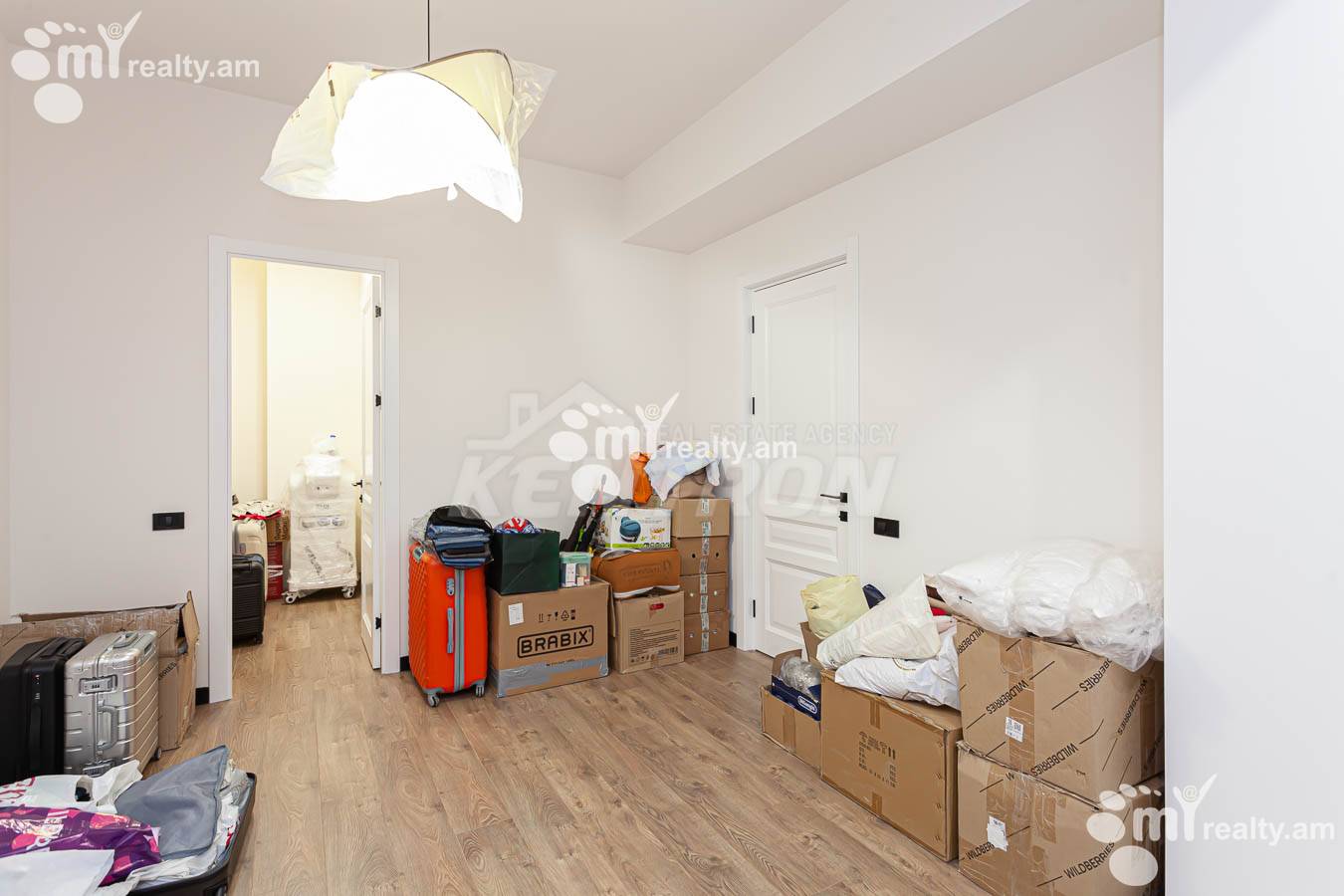 4 bedroom apartment for sale خیابان رُستُم, مرکز شهر ایروان, 153661