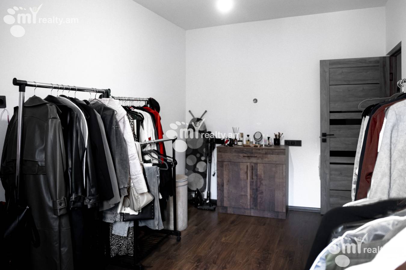 4 bedroom apartment for sale محله جِروِج, نور نورک ایروان, 155940