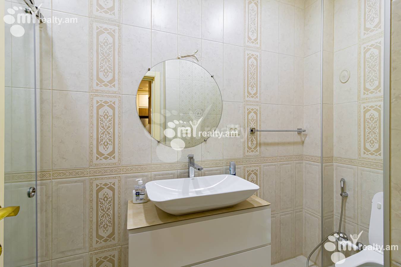 3 bedroom apartment for rent Amiryan St, Center Yerevan, 154485