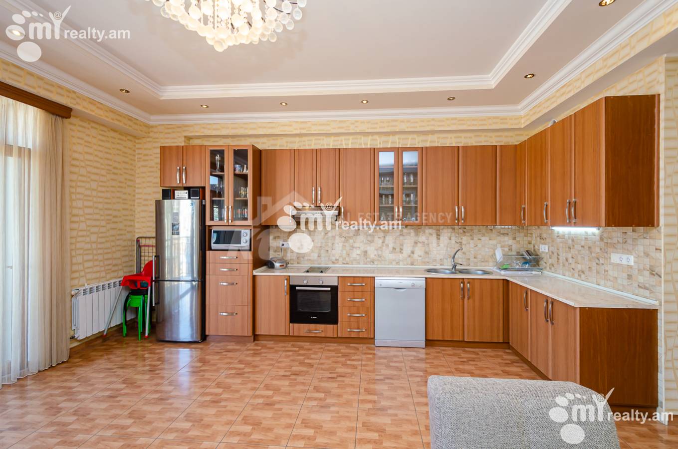 Купить 2 комнатную квартиру Арам ул, Центр Ереван, 152025