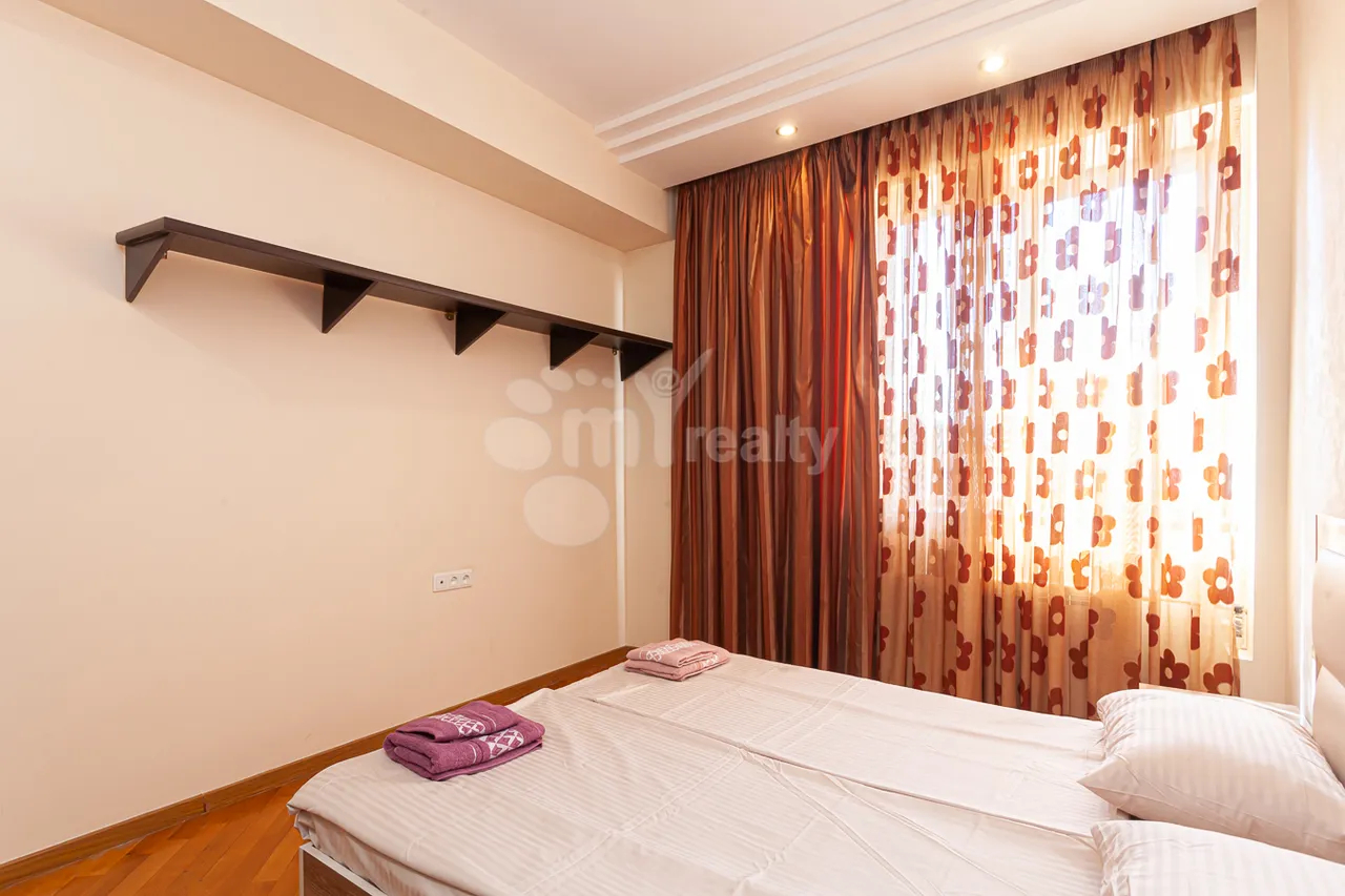 3 bedroom apartment for sale rue d'Amiryan, Center Yerevan, 158289