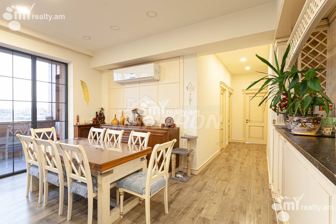 4 սենյականոց բնակարան  Լեռ. Կամսարի փող, Կենտրոն Երևան, 153801