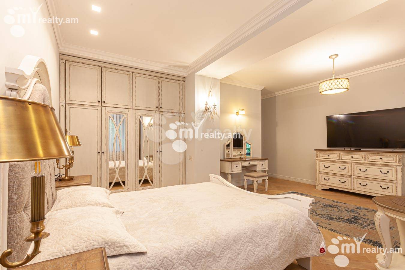 3 սենյականոց բնակարան վարձով Սարյան փող, Կենտրոն Երևան, 155319