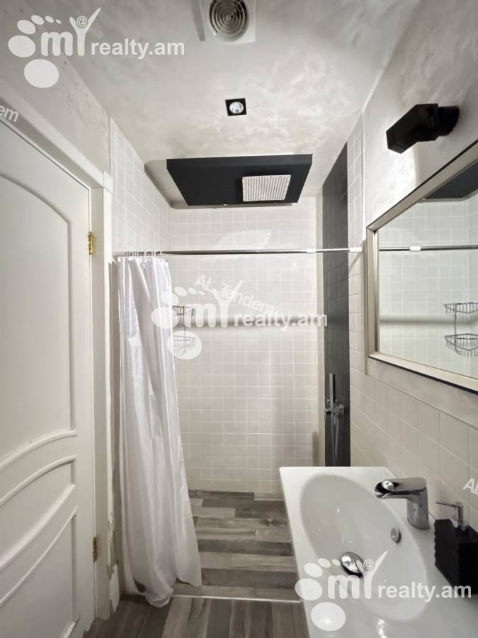 4 սենյականոց բնակարան  Պուշկինի փող, Կենտրոն Երևան, 156063