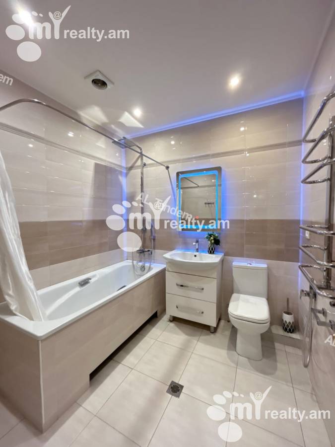 4 սենյականոց բնակարան  Պուշկինի փող, Կենտրոն Երևան, 156063