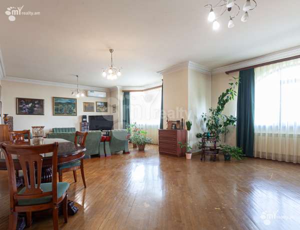 arandznatun-vacharq-Yerevan-Center