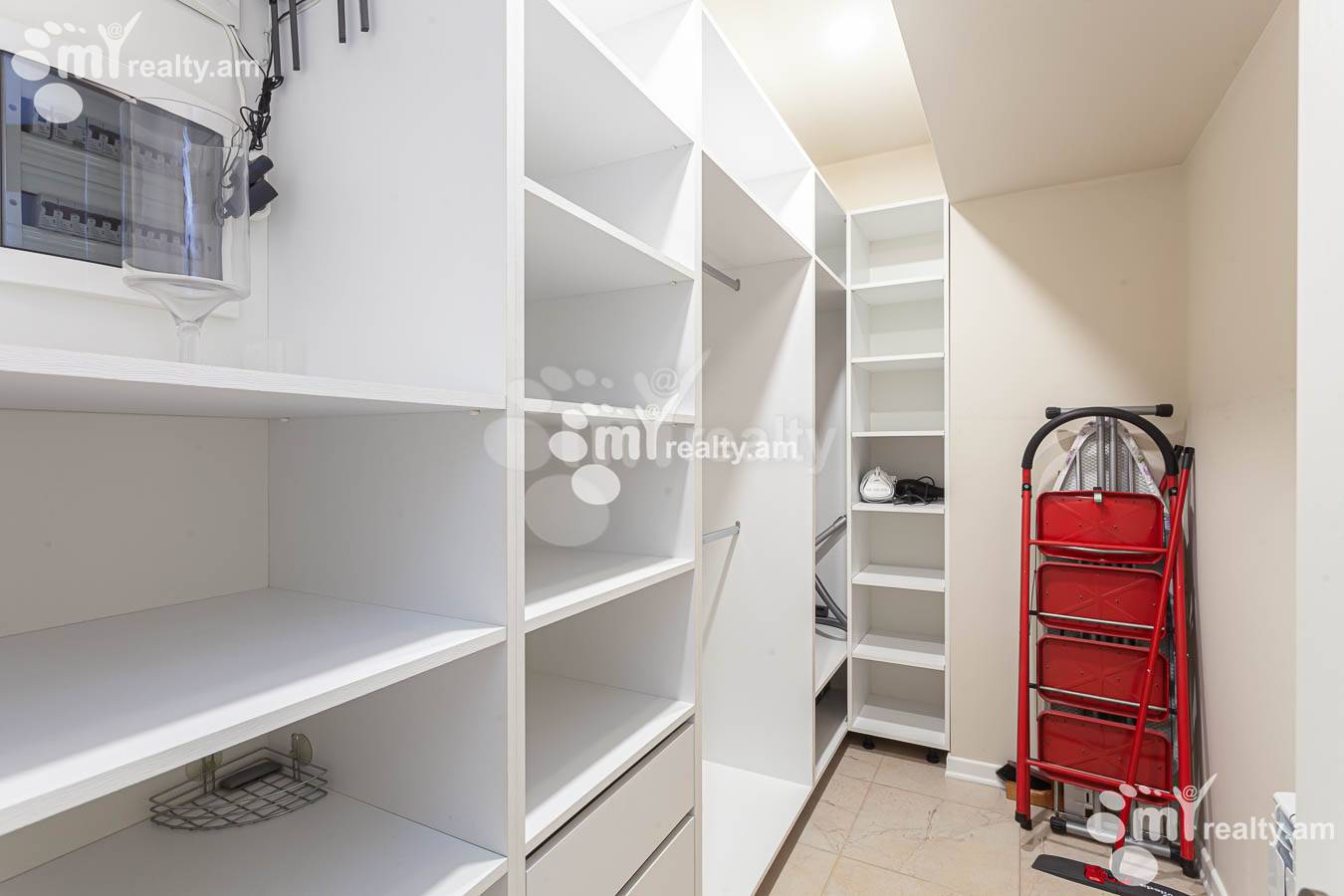 3 bedroom apartment for sale خیابان هین اِرِوانتسی, مرکز شهر ایروان, 152937