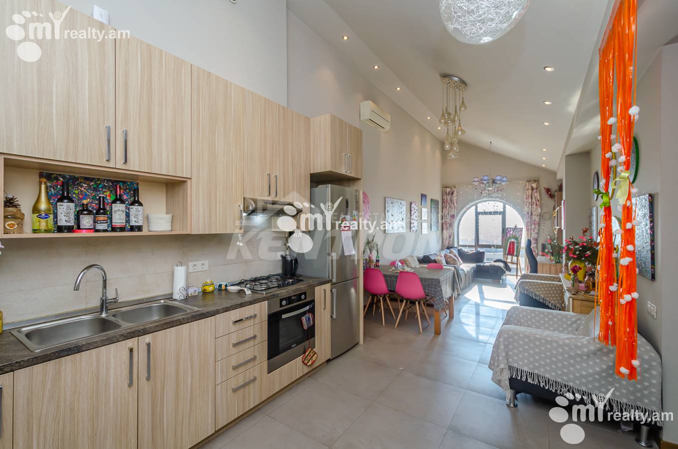 Купить 2 комнатную квартиру Антараин ул, Центр Ереван, 154454