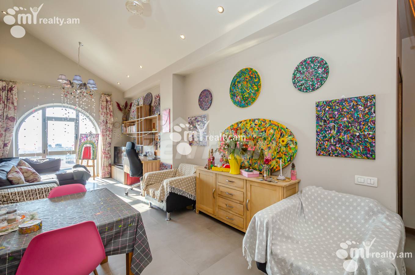 Купить 2 комнатную квартиру Антараин ул, Центр Ереван, 154454
