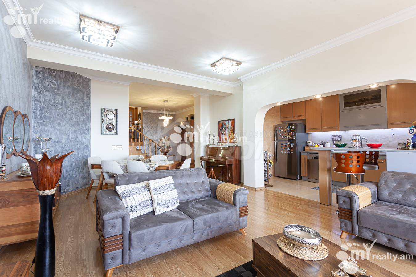 4 bedroom apartment for sale Antarayin St, Center Yerevan, 156021