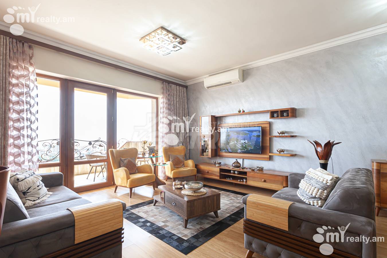 4 bedroom apartment for sale Antarayin St, Center Yerevan, 156021