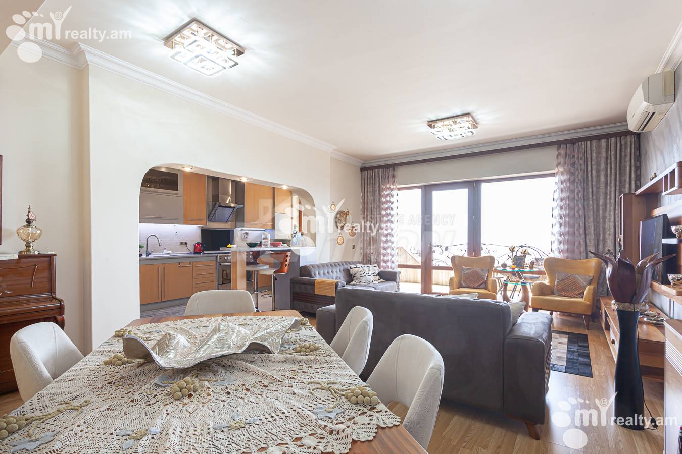 4 bedroom apartment for sale Antarayin St, Center Yerevan, 156021