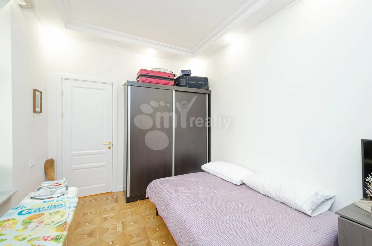 3 bedroom apartment for sale Mashtots Ave, Center Yerevan, 161635
