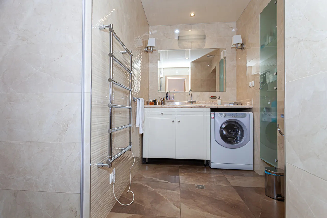 3 bedroom apartment for rent Northern (Hyusisayin)  Ave, Center Yerevan, 158853