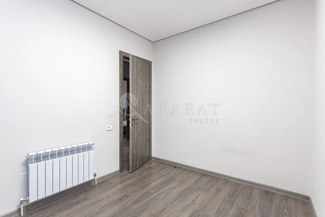 4 bedroom apartment for sale Azatutyan Ave, Arabkir Yerevan, 161890