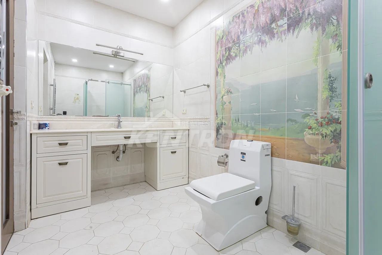 House for sale Lusinyants street, مرکز شهر ایروان, 157386