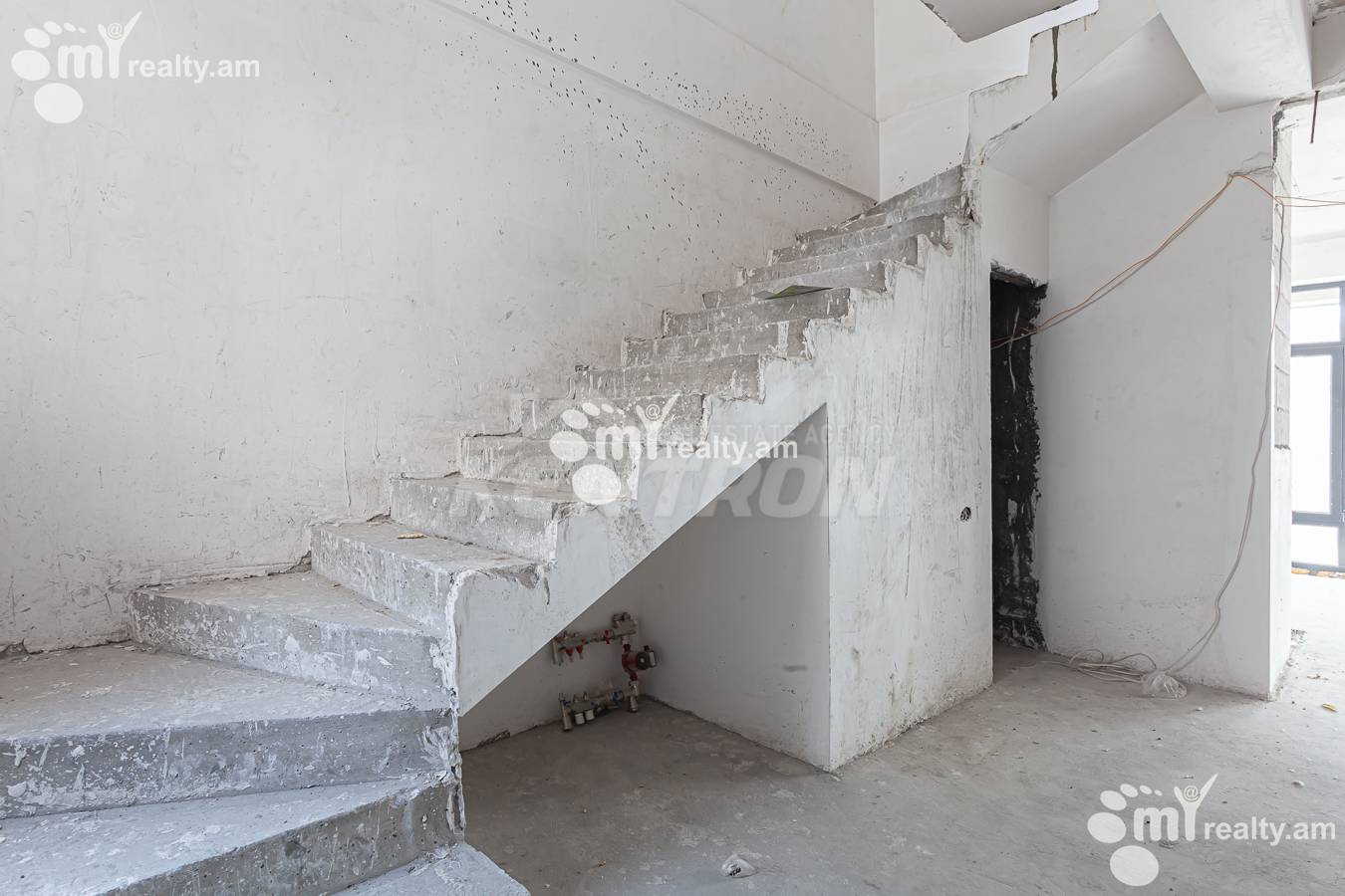 Առանձնատուն  Առինջ Բ 2-րդ փողոց, Աբովյան Կոտայք, 155935