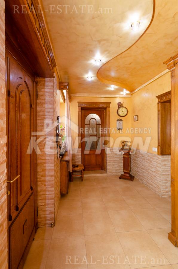 House for sale Gogol St, Kanaqer-Zeytun Yerevan, 136595
