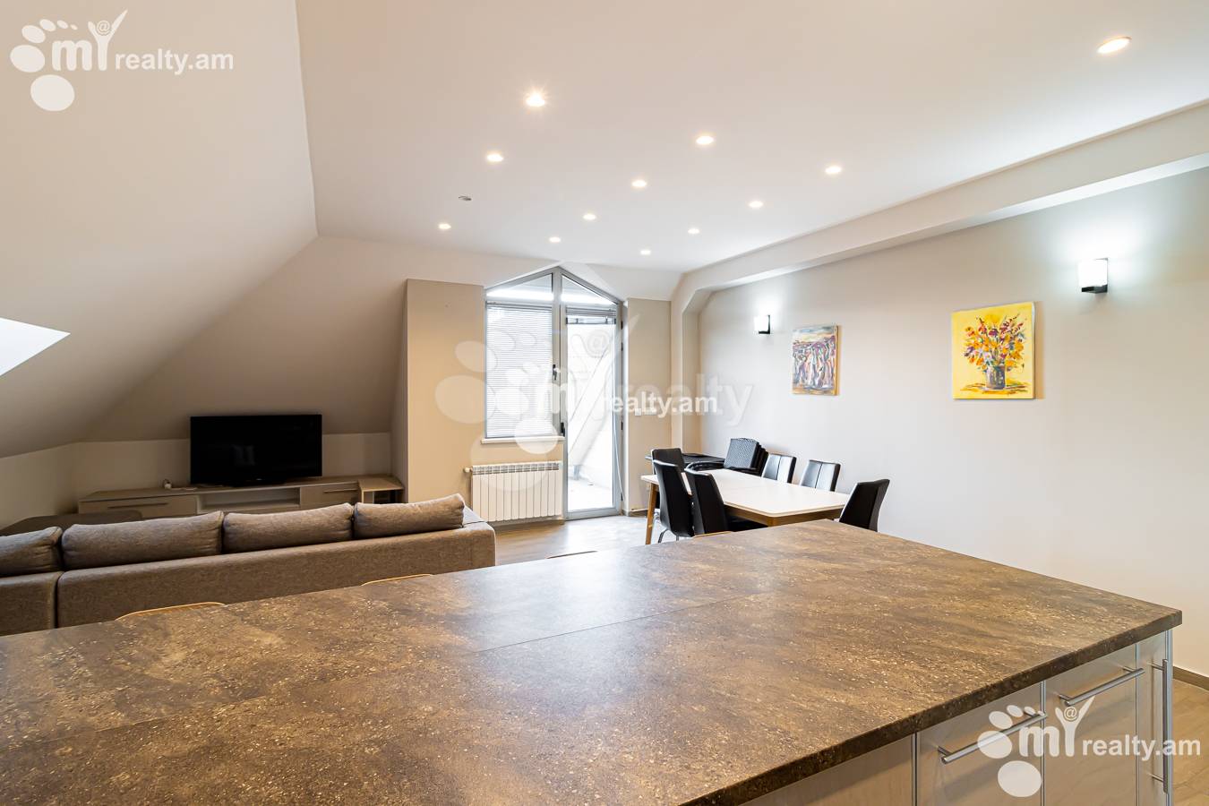 Купить 3 комнатную квартиру Антараин ул, Центр Ереван, 154424