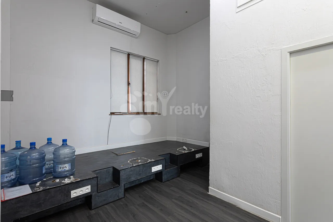 Commercial property for rent Vardanants St, Center Yerevan, 159999