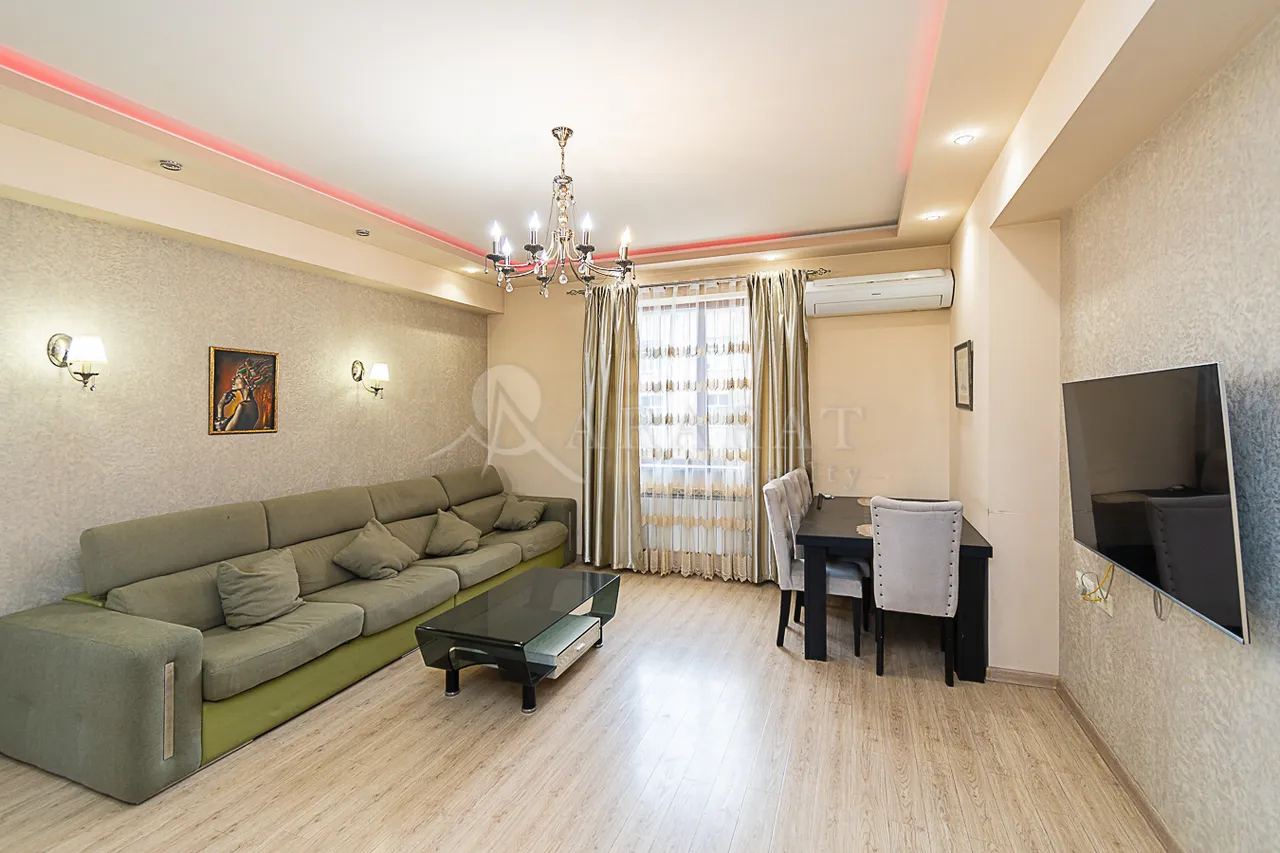 3 bedroom apartment for sale Sevak St, Qanaqer- Sejtun Yerevan, 161976