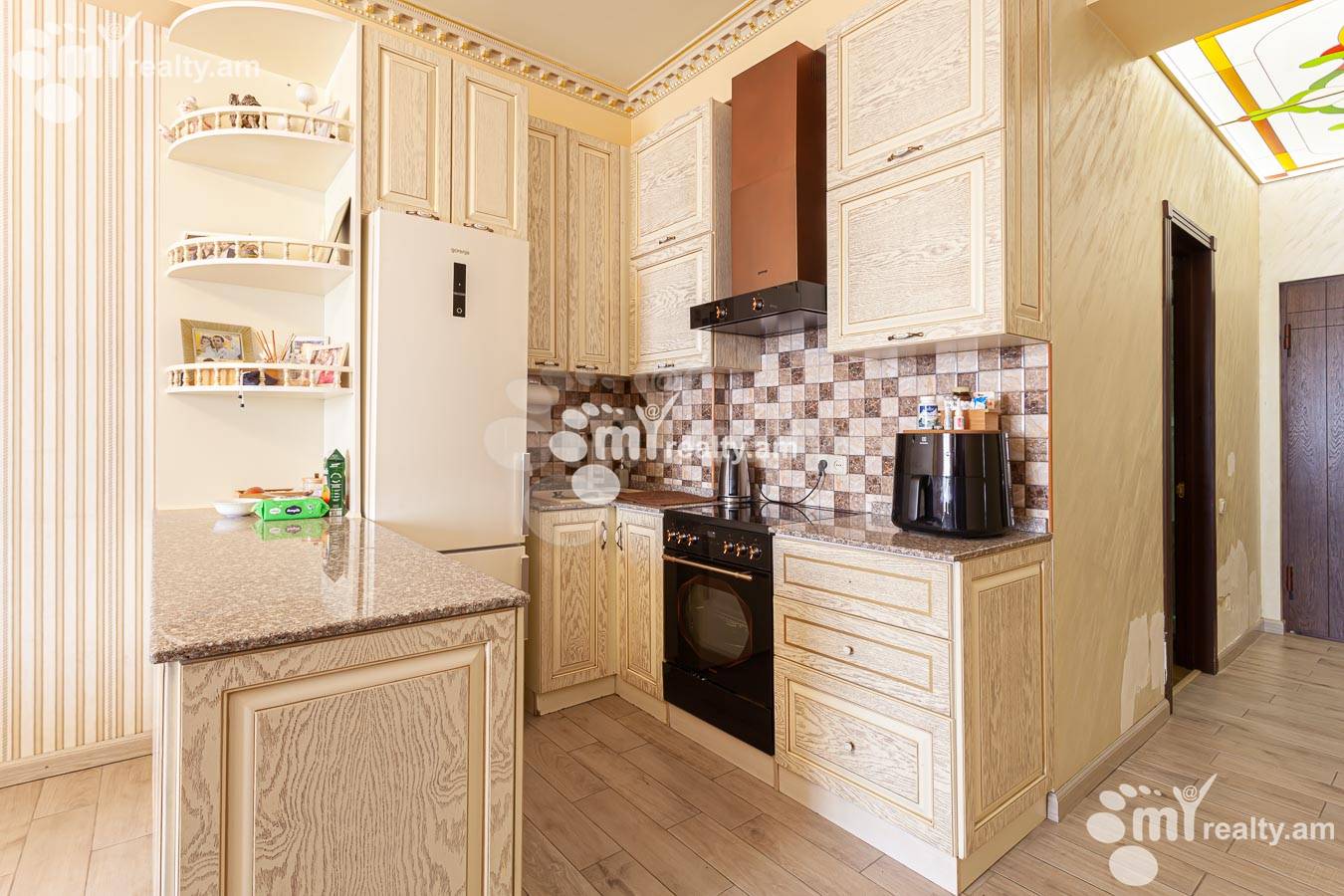 Купить 3 комнатную квартиру Сасна Црер ул., Давташен Ереван, 155084