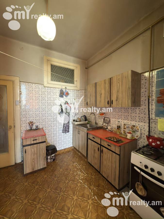 3 bedroom apartment for sale Kasyan St, Arabkir Yerevan, 156705
