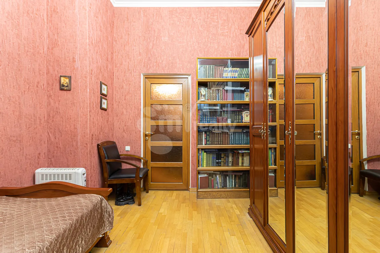 4 bedroom apartment for sale Tumanyan St, Center Yerevan, 157656