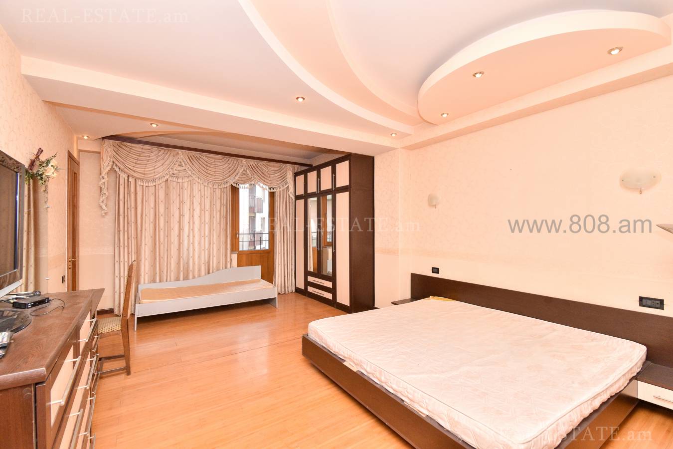 5 bedroom apartment for sale Northern(Hyusisayin)  Ave, Center Yerevan, 126716