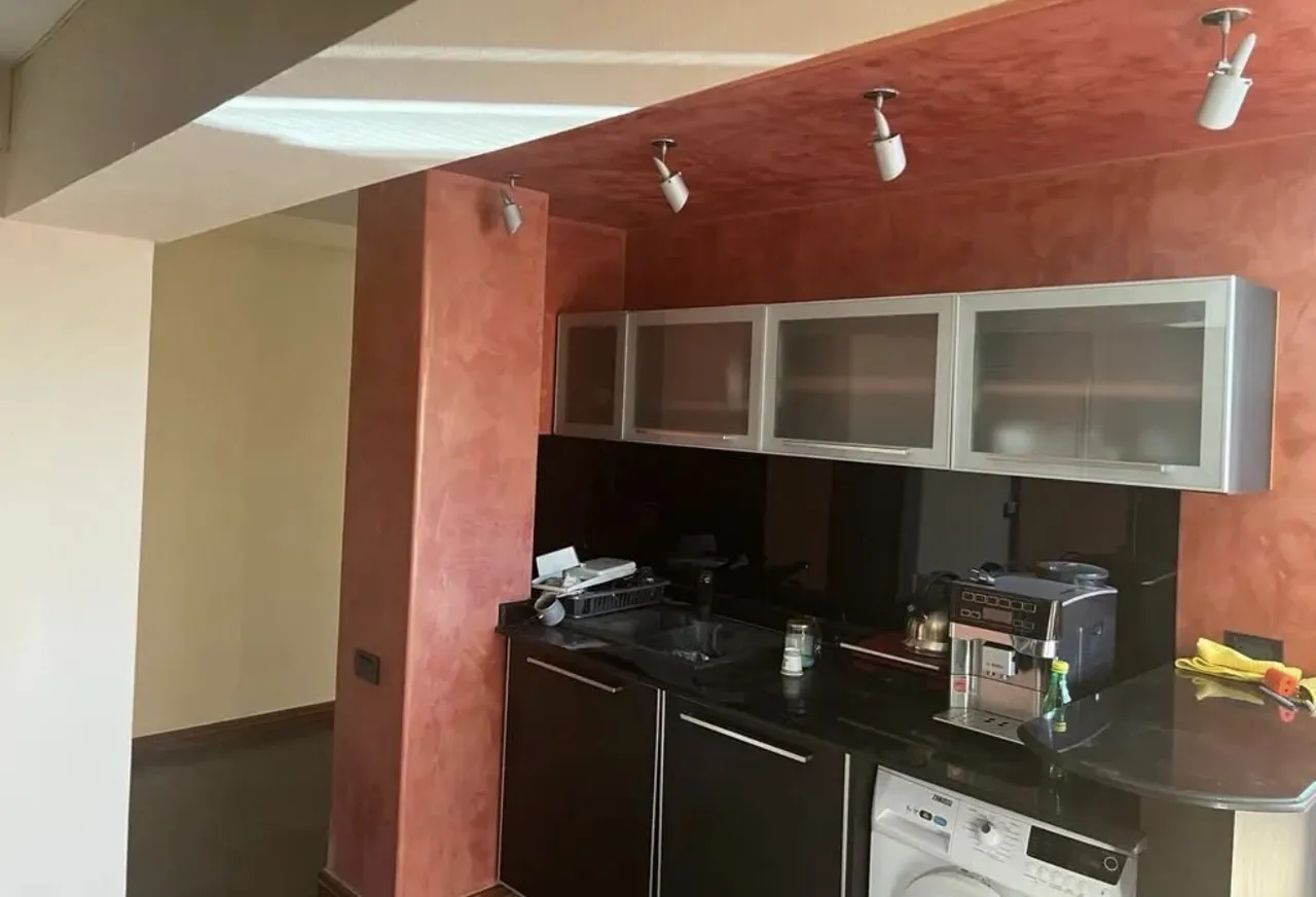 3 սենյականոց բնակարան  Նալբանդյան փող, Կենտրոն Երևան, 158398