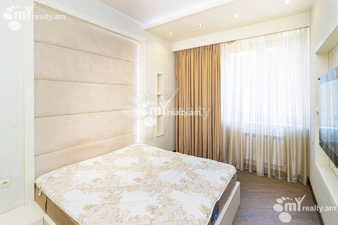 3 bedroom apartment for rent Pushkin St, Center Yerevan, 151996