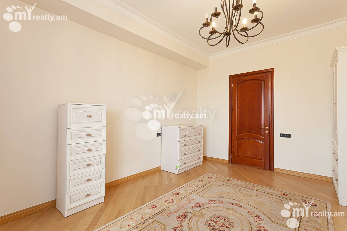 4 bedroom apartment for rent Teryan St, Center Yerevan, 156948